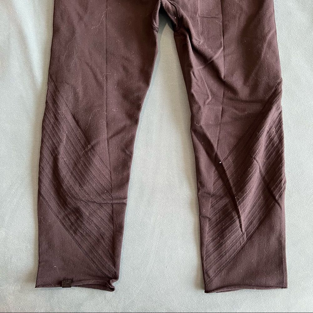 Lululemon Cropped Tights - Picture 6 of 11